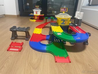 Autodráha s garazi - 3