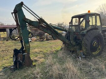 Traktorbagr Bělorus - 3