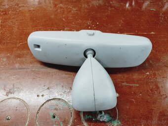 Zpětné zrcátko - 3