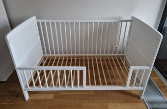 Dětská postýlka 2v1 bílá 140 x 70 + výbava - 3
