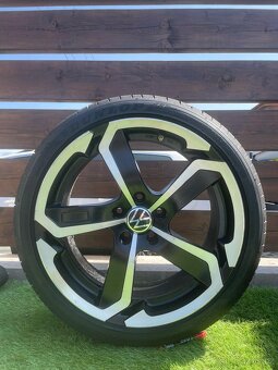 Alu kola 5x112 r18 s letním pneu (dort) - 3