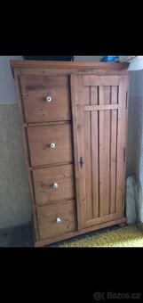 Prodám starožitné skříně - 3
