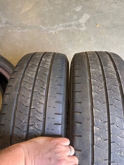 205/65R16C Kumho - 3