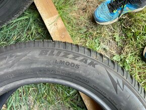 Zimní pneu Bridgestone Blizzak 235/55 R18 104H 6,4mm - 3