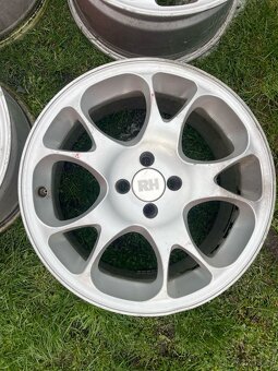 Alu RH R17 8,5 J ET55 +8J ET55 4x100, 205/40 R17 - 3