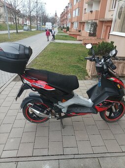 Aprilia SR 50 - 3