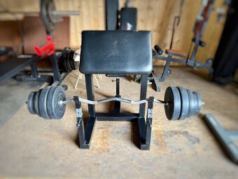 Scottova lavice na biceps+EZ činka 35kg - 3