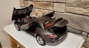 Mercedes-Benz SLR McLaren 1:12 CMC - 3