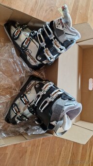 Dámské / dívčí lyžáky (přeskáče) vel. 22.5-23.5 (275mm) - 3