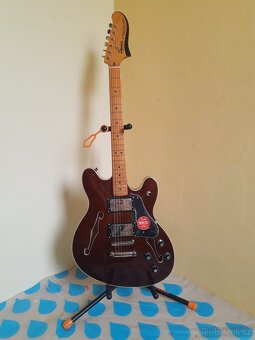 Squier Starcaster + efektor, looper, mikrofon, sluchátka. - 3