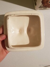 Uzavíratelná nádoba keramika. Poland - 3