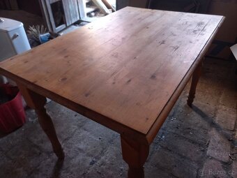 Dreveny jidelni stul - 3