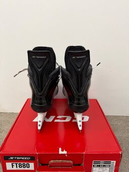 Brusle CCM JETSPEED FT880 SR - 3