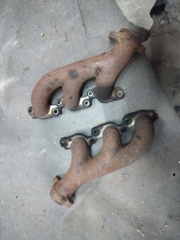 W124 300D víko motoru - 3