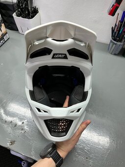 Leatt MTB helma 4.0 - 3