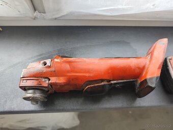 Úhlová bruska Hilti - 3