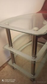 stolek skleněný - 3