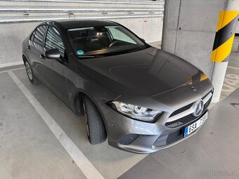 Mercedes A180 sedan - 3