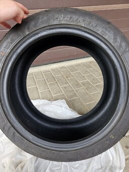 255/40 R17 run flat - 3
