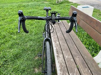 Kolo silniční / Gravel Giant Contend AR - 3