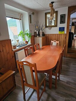 Jídelní rozkládací stůl a 6 židlí, plus 3 barové židle - 3