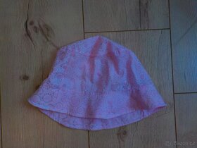 2x kobouček zn. Dráče, Petit Bateau, 3x čepička, 1x čelenka - 3