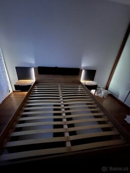 Manželská postel s nočními stolky a matrací - 3