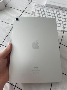 IPAD 10 GENERACE + příslušenství - 3