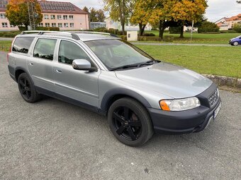 Volvo xc70 D5 136kw momentum  awd - 3