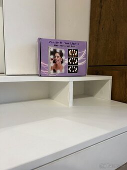 Kosmetický stolek - 3