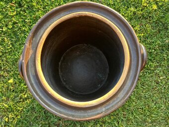 NEPOŠKOZENÝ, ORIGINÁLNÍ KAMENINOVÝ SOUDEČEK KE KVAŠENÍ ZELÍ - 3