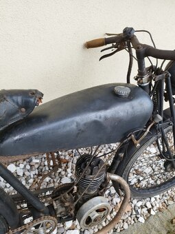 Motocykl veterán Peugeot - 3