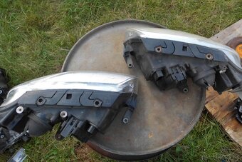 VW Passat B5,5  3BG kombi, přední světla - 3