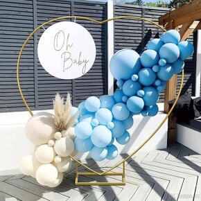 Zlatá slavobrána / oblouk na balónky, květiny - tvar srdce - 3