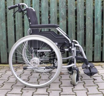 079-Mechanický invalidní vozík Meyra. - 3