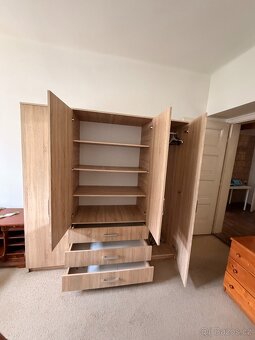 Prodám šatní skříň 200×200×60 cm - 3