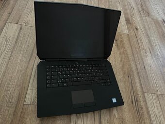 Alienware r2 15" - 3