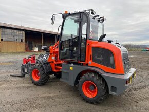 Kolový kloubový nakladač ER408 (nosnost 1000kg) - 3