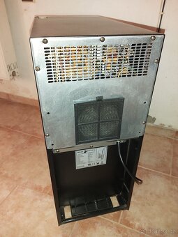 Vinotéka na 12 lahví - 3