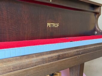 Petrof - 3