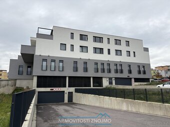 K dlouhodobému pronájmu  garážové stání v Rezidenci Kosmákov - 3