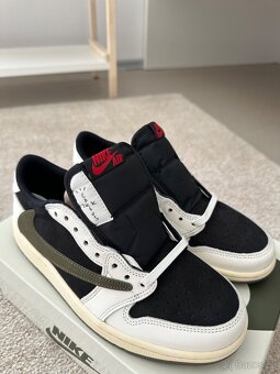 Jordan 1 Retro Low OG SP Travis Scott Olive (Women’s) - 3