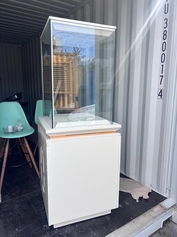 Skleněná vitrína - 3