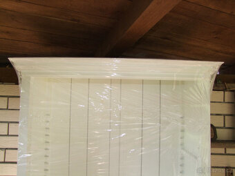 Skříň masiv 188x88x35 cm s poličkami - 3