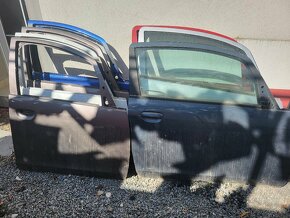 MITSUBISHI - PŘEDNÍ DVEŘE - 3