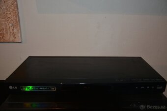 Přehravač 3D Blu-ray LG BD660 - 3