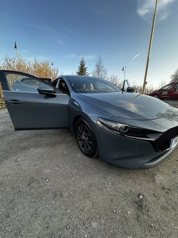 Mazda 3 2.0,2019 (120Kw) - NEJVYŠŠÍ VÝBAVA - Bose Audio, 360 - 3