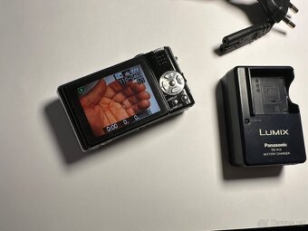 Panasonic Lumix DMC-FX8 - 3