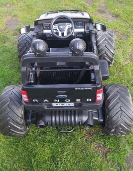 Elektrické autíčko Ford Ranger Monster Truck 4x4 Černé s LCD - 3
