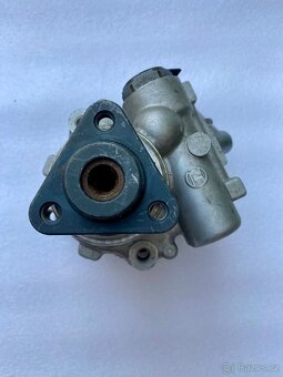Čerpadlo servořízení 8D0145156T - 3